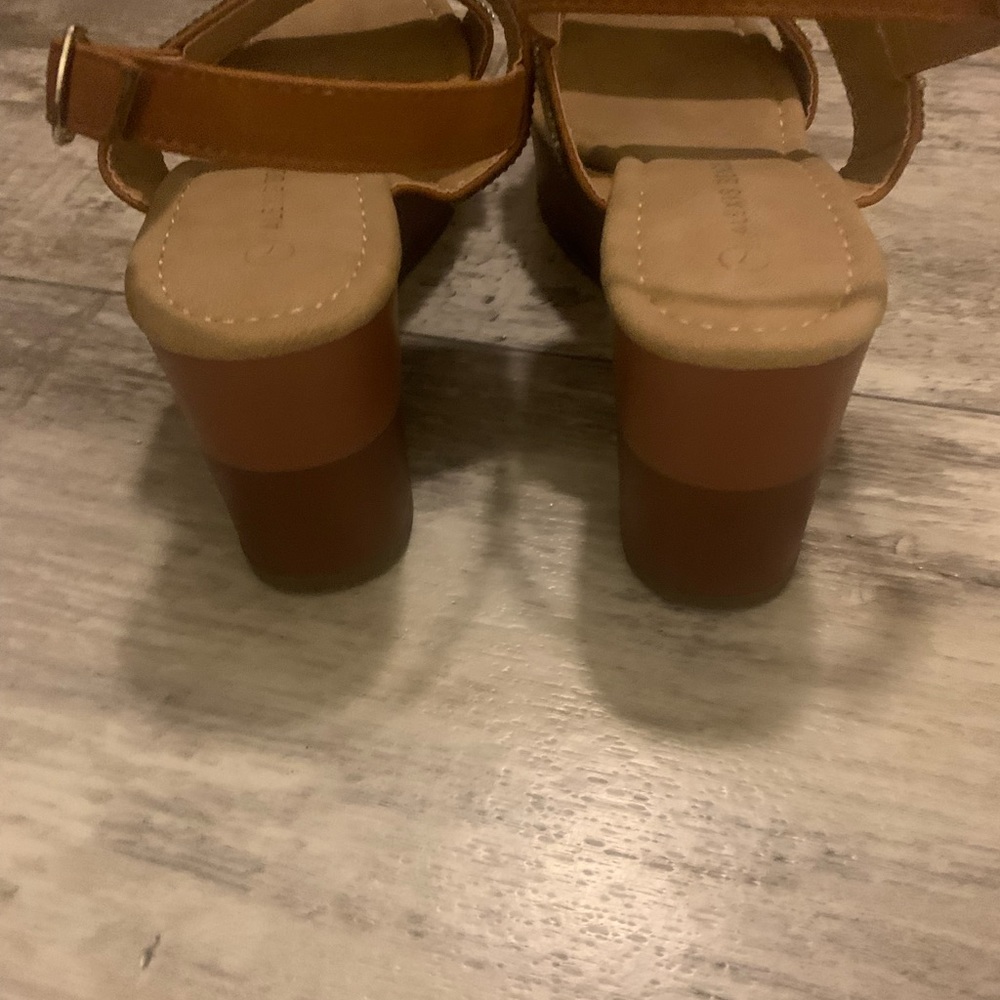 Platform Sandals - Picture 7 of 10